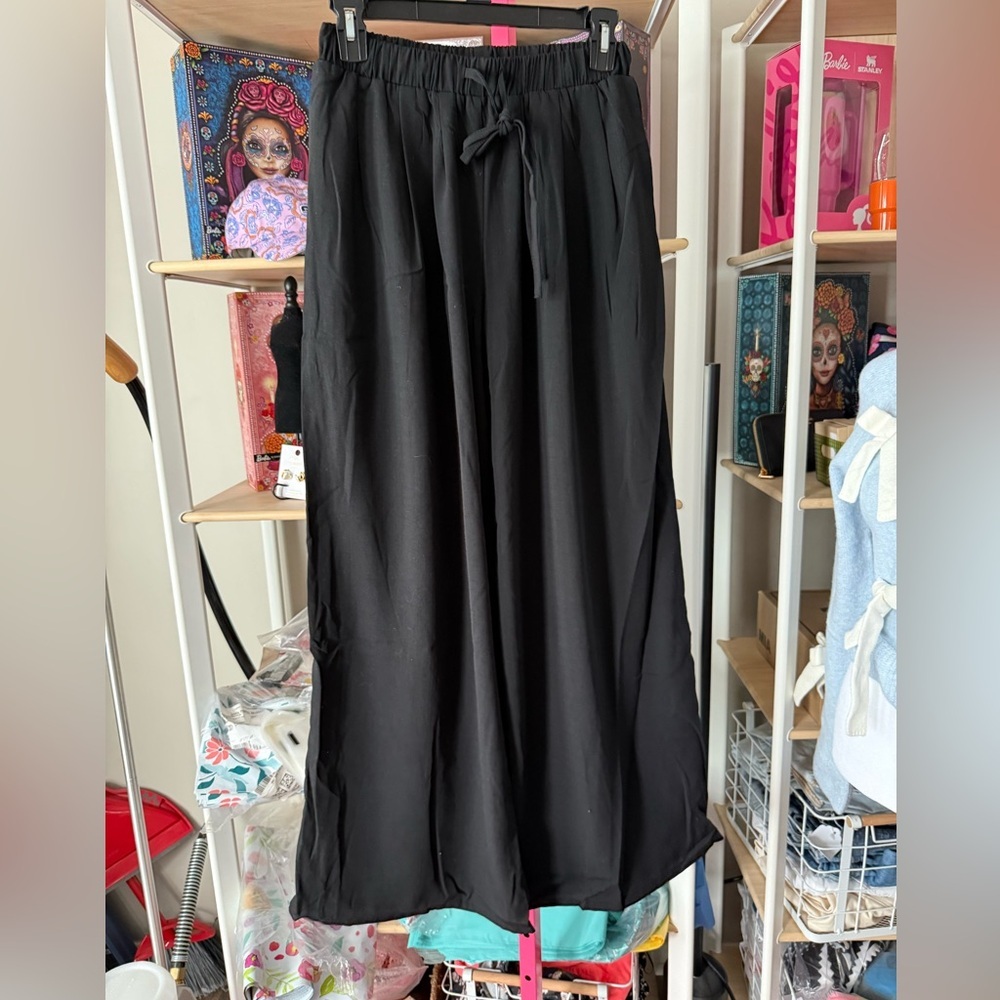 Cider Classic Black wide leg Pants size small. NWT